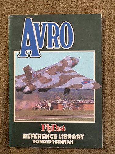 Avro flypast - 📘,