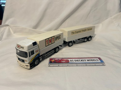 Corgi modern truck - corgi, man