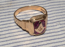 Antique 10k Gold Cracked Ruby