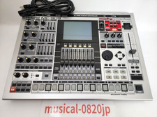 Roland MC-909 Music Sampler Sampling Groovebox Drum machine synthesizer