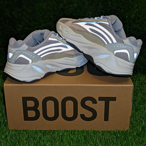 Adidas yeezy boost 700 - boost, v2
