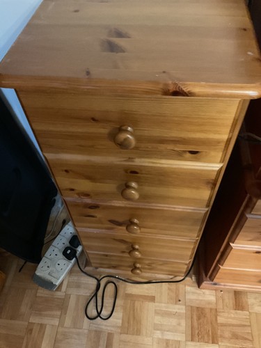 Pine wellington chest - , of