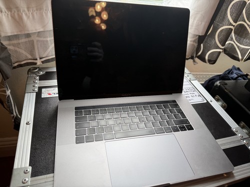 2018 macbook pro a1990 - 2018,