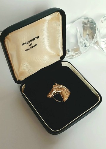 Vintage 9ct yellow - yellow, horse