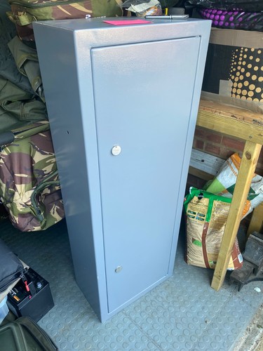 Gun cabinet safe - 7,
