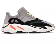 Adidas Yeezy Boost 700