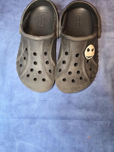 Black crocs