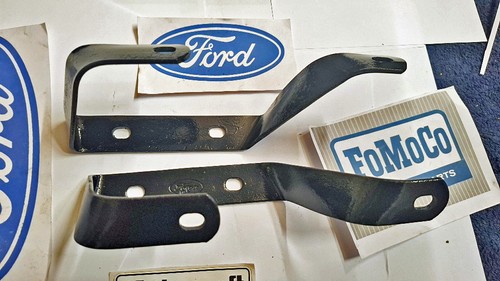 Pair new genuine rear - new,