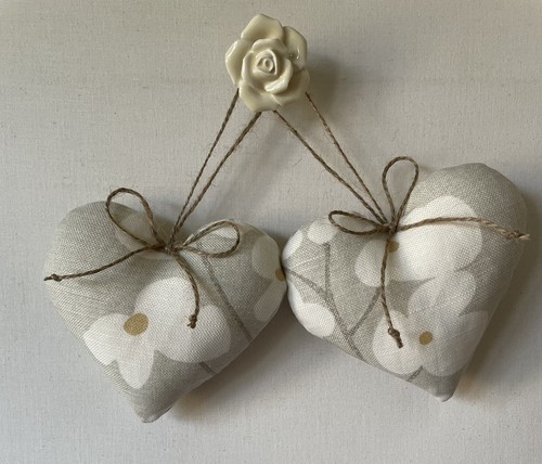 Pair heart hangers john - hangers, in