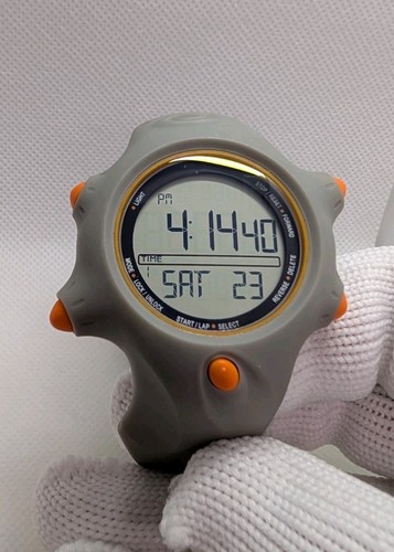 Mint authentic oakley - d2, watch