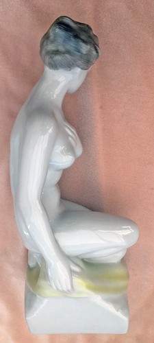 Delicate nude erotic woman - *delicate,