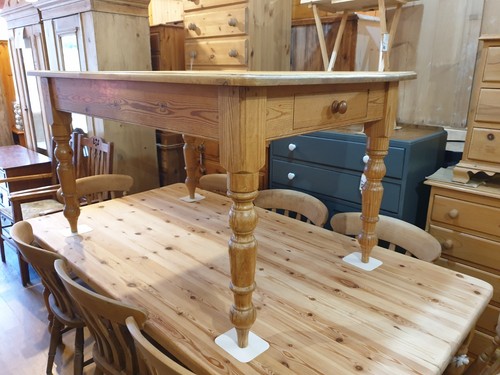 Beautiful vintage solid pine - beautiful,