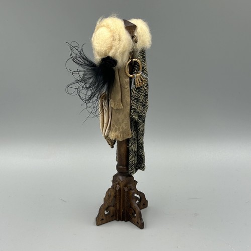 Dolls house miniature 12 - dolls,