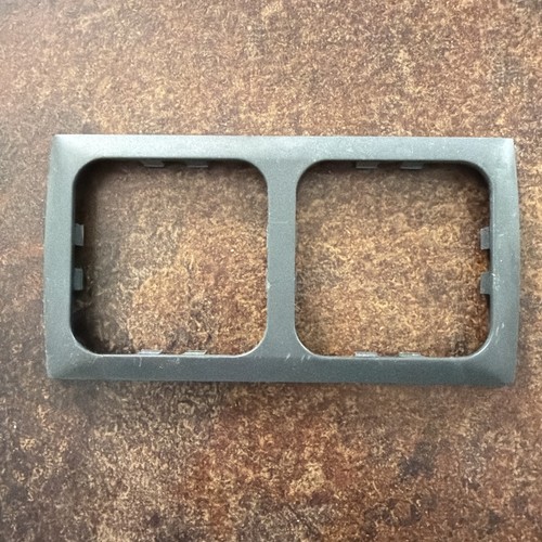 Line frames bezel trim - bezel,