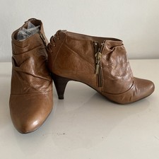 Vintage Dune Tan leather rouch