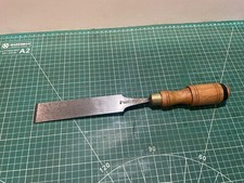 NICE JAMES HOWARTH 1 3/8 INCH LONG SERIES SLENDER PAIRING CHISEL GOOD CONDITION