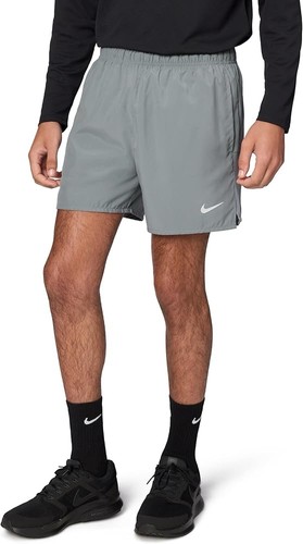Nwt men nike challenger - nwt,