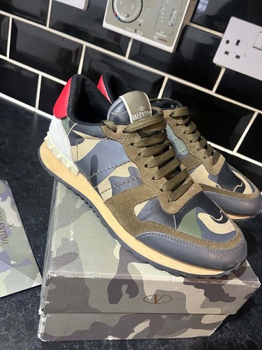 Genuine valentino garavani - genuine,