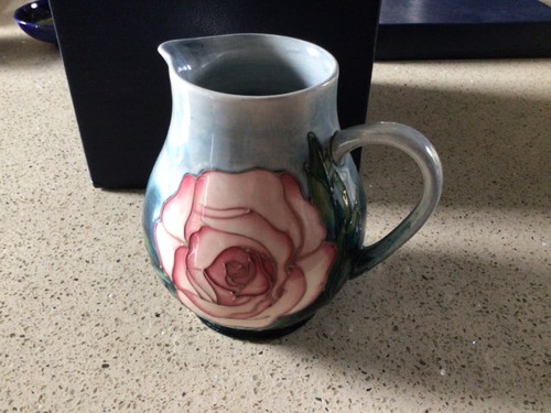 Moorcroft collectors club pink - club,