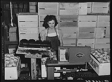 Photo:Weighing crates of