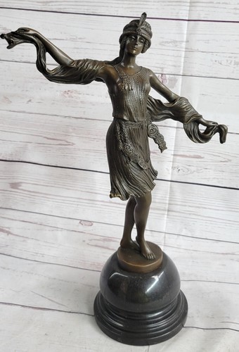 Kernalan dancer sculpture - dancer,