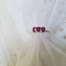 African Ruby  Sterling Silver, Trilogy ring - size M, 6