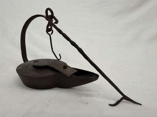 Antique primitive iron crusie - primitive,