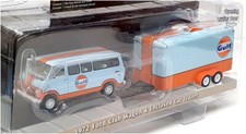 Greenlight 1/64 Scale 32200-B 1972 Ford Club Wagon & Enclosed Car Trailer Gulf 