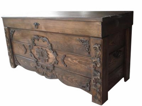 Wooden vintage blanket trunk - vintage,