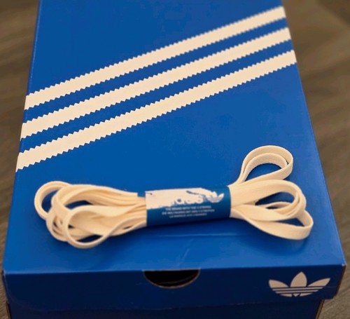 Bnwt adidas originals flat - adidas,