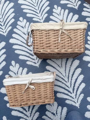 Wicker laundry basket - x,