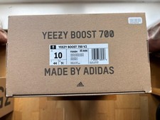 Adidas YEEZY Boost 700 V2