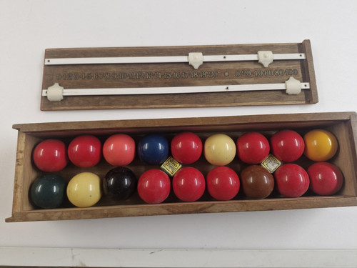 Vintage snooker score - box, with