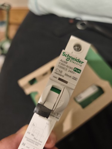 Schneider electric a9d05816 - schneider,