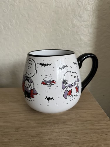 Official snoopy peanuts - snoopy,