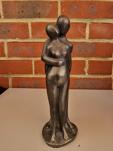 Lovers embrace made - in,