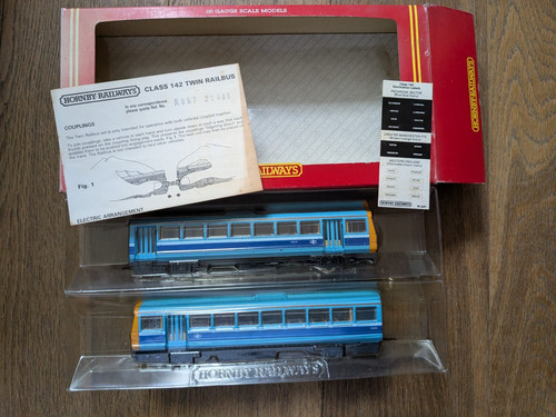 Hornby r867 class 142 car - hornby,