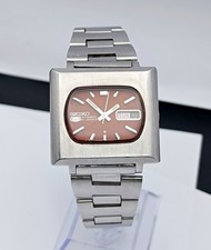 Seiko 5 TV Red Dial Day Date