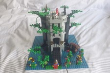 Lego Castle Forestmen's River Fortress set 6077
