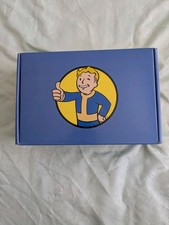 Fallout 111 Gift Box. Bobblehead/T-Set/Bottleopener. Box opened.