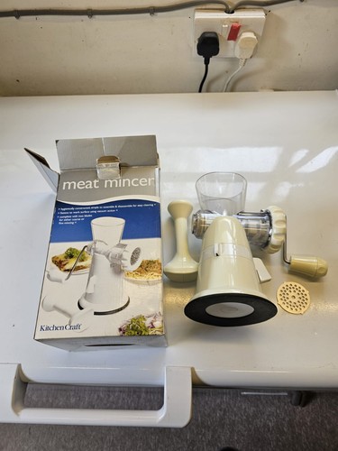 Hand meat mincer unused - mincer,