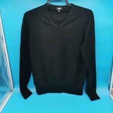 Uniqlo Men’s V-Neck Jumper