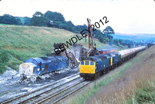 ORIGINAL 35mm SLIDE 40044 DERAILED 25298 & 25300 ICI HOPPER TRAIN CHINLEY 2/9/78