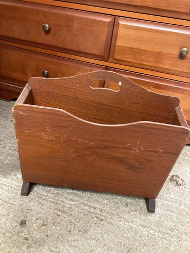 Compartment magazine rack - magazine,