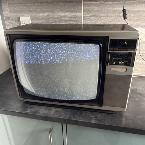 Vintage panasonic colour - panasonic, 20”