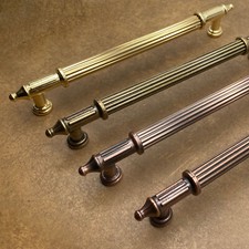 KITCHEN CABINET DOOR HANDLES /