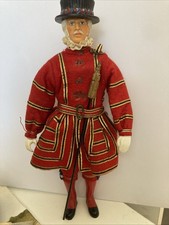 Peggy Nisbet – Beefeater Doll BR/330 – Yeoman Warder of the Tower of London