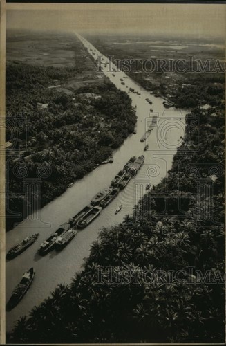 1975 press photo hundred - press,