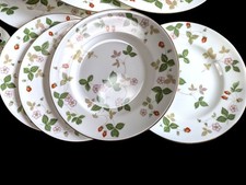 Wedgwood Wild Strawberry 19
