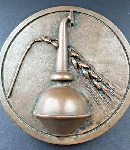 Paperweight whisky still - -, &